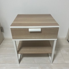 サイドテーブルの画像