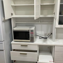 ニトリ キッチンボード ２台セット 3枚扉 2枚扉の画像