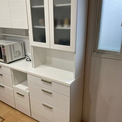 ニトリ キッチンボード ２台セット 3枚扉 2枚扉の画像