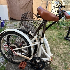折りたたみ自転車の画像