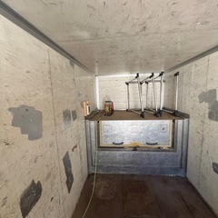 アルミコンテナ　　2トン　　保冷　物置　換気扇付きの画像