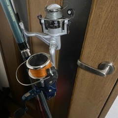 取引中。釣竿2本リール付きの画像