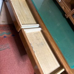 蛍光灯付き学習机の画像