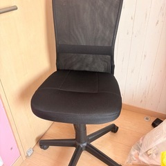 デスクとチェアーセットの画像