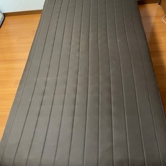 足つきマットレスの画像