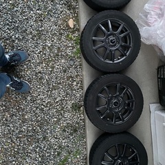 （完売）カースタッドレスタイヤホイール付き売ります。対面取引の画像