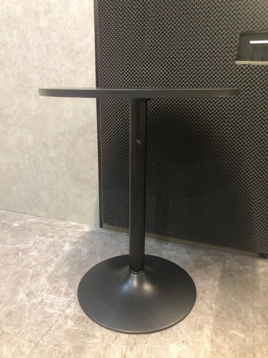 【中古】丸型カフェテーブル（黒）6台まとめてお譲りします 。