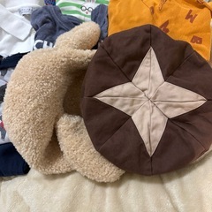 子供服　20点以上　110 古着　UNIQLOアウター　ロンT 帽子などの画像