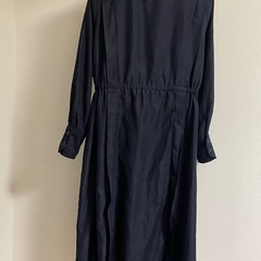 お話中　BEAMS HEART ノーカラーワンピース ネイビーの画像