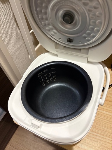 極美品 最新モデル 25年製 炊飯器 3合炊き タイガー魔法瓶 JBS-G055