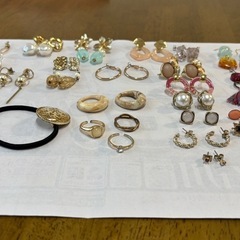 ピアス・ネックレス全部で千円の画像