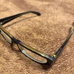 伊達メガネの画像