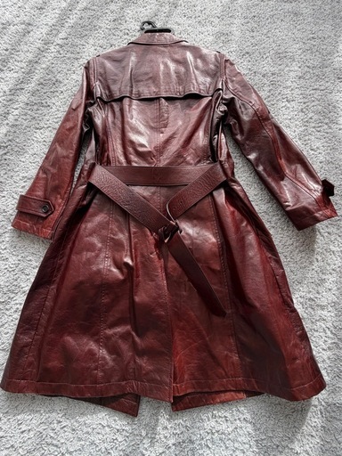 PRADAレザートレンチコート