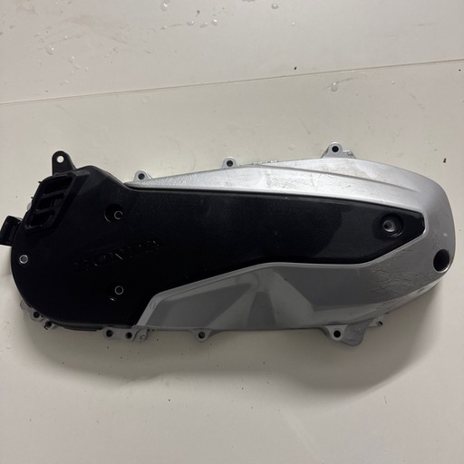 PCX kf47 通称05 クランクケース　クランクカバー