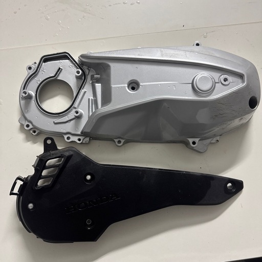 PCX kf47 通称05 クランクケース　クランクカバー