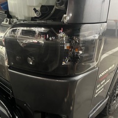 ハイエース　ヘッドライトカバー
の画像