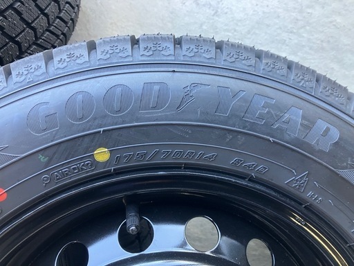 新品アイスナビ8 175/70R14 ヤリス