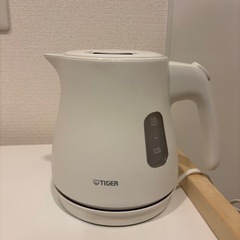 【タイガー魔法瓶】電気ケトル0.8L マットホワイトの画像