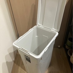 ゴミ箱の画像