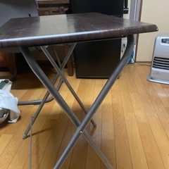 折りたたみサイドテーブルの画像