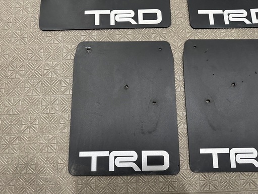 ハイエース　TRD 泥除け　4枚セット