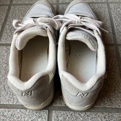 ニューバランス　スニーカー　25センチの画像