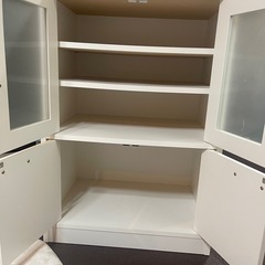 食器棚の画像