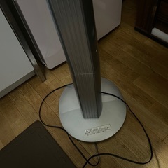 ヤマゼン　扇風機　縦型　　首振り機能　リモコンあり　の画像