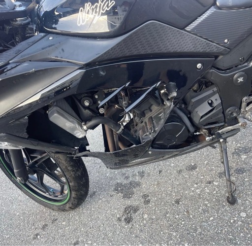 Kawasaki Ninja 300｜EX300A｜実走行2.6万km｜エンジン始動OK・走行可能｜外装割れあり