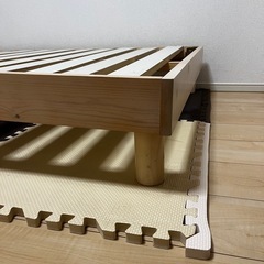 ベットフレームの画像