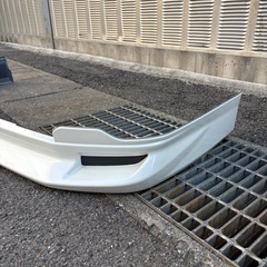 ハイエース　モデリスタ フロントバンパー パールホワイトの画像