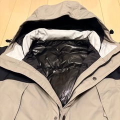 ワークマン イージスフュージョンダウンジャケットの画像