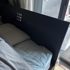 ［無料］ダブルベッドフレーム 跳ね上げ収納　大容量(18日迄)の画像