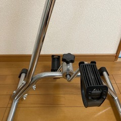 自転車こぎエクソサイズ器具の画像