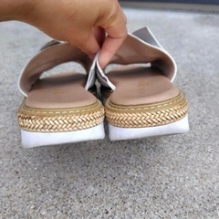 シルバーリボンサンダル　サヴァサヴァ　cavacava メタルの画像