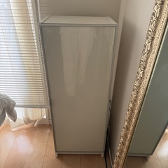 IKEA ガラス扉棚(MORLIDEN)
の画像