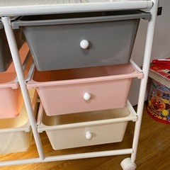 キッズ 収納ラックの画像