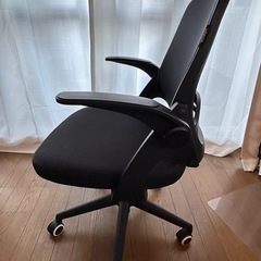 デスクチェア／オフィスチェア　高さ調整可・メッシュ・黒の画像