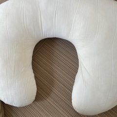 ベビーグッズ(哺乳瓶用消毒２つ、授乳クッション、オムツポーチ、フォトグッズ)の画像