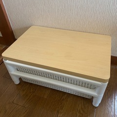 ローラー付きラックの画像