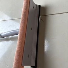 窓拭き用のワイパーブレード　伸縮の画像