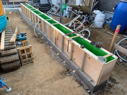 型枠　パネコート　コンクリート　コンパネ　イナバガレージ　ヨドガレージ　基礎　車庫　ガレージ　DIY 物置　タクボ　イナバ物置　ヨドコ