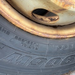 225/80R17.5スタッドレスの画像