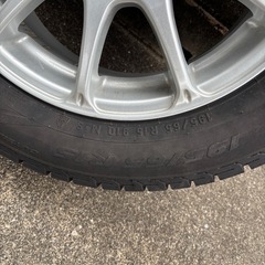 スタッドレスタイヤ（15インチ ）４本セット
の画像