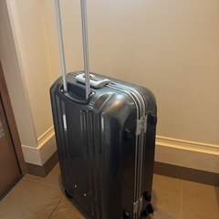 超軽量大型スーツケース70.45.25センチの画像