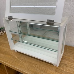 【ジモティー割引で最大15％OFF⭐️】コレクションケース　3段　白　ホワイト　ガラス　背面鏡の画像