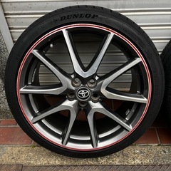 プリウス　18インチ　タイヤホイルの画像