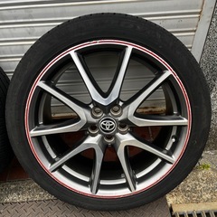 プリウス　18インチ　タイヤホイルの画像