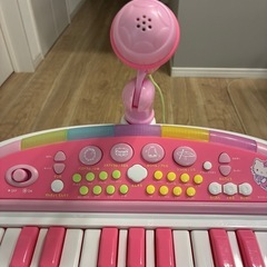 ハローキティ歌えるキーボードの画像
