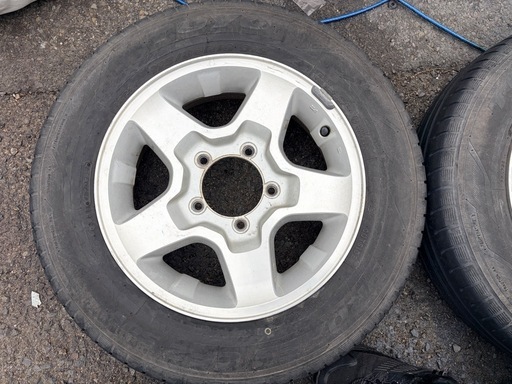 JB23ジムニー純正タイヤホイールセット175 80R16 PCD139 5H スペア